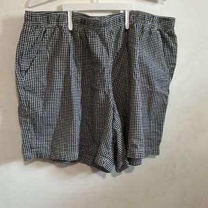 Woman’s plaid shorts size 2X or XXL or 20